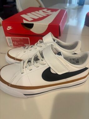 Nike Kids Court Legscy 12C new in box